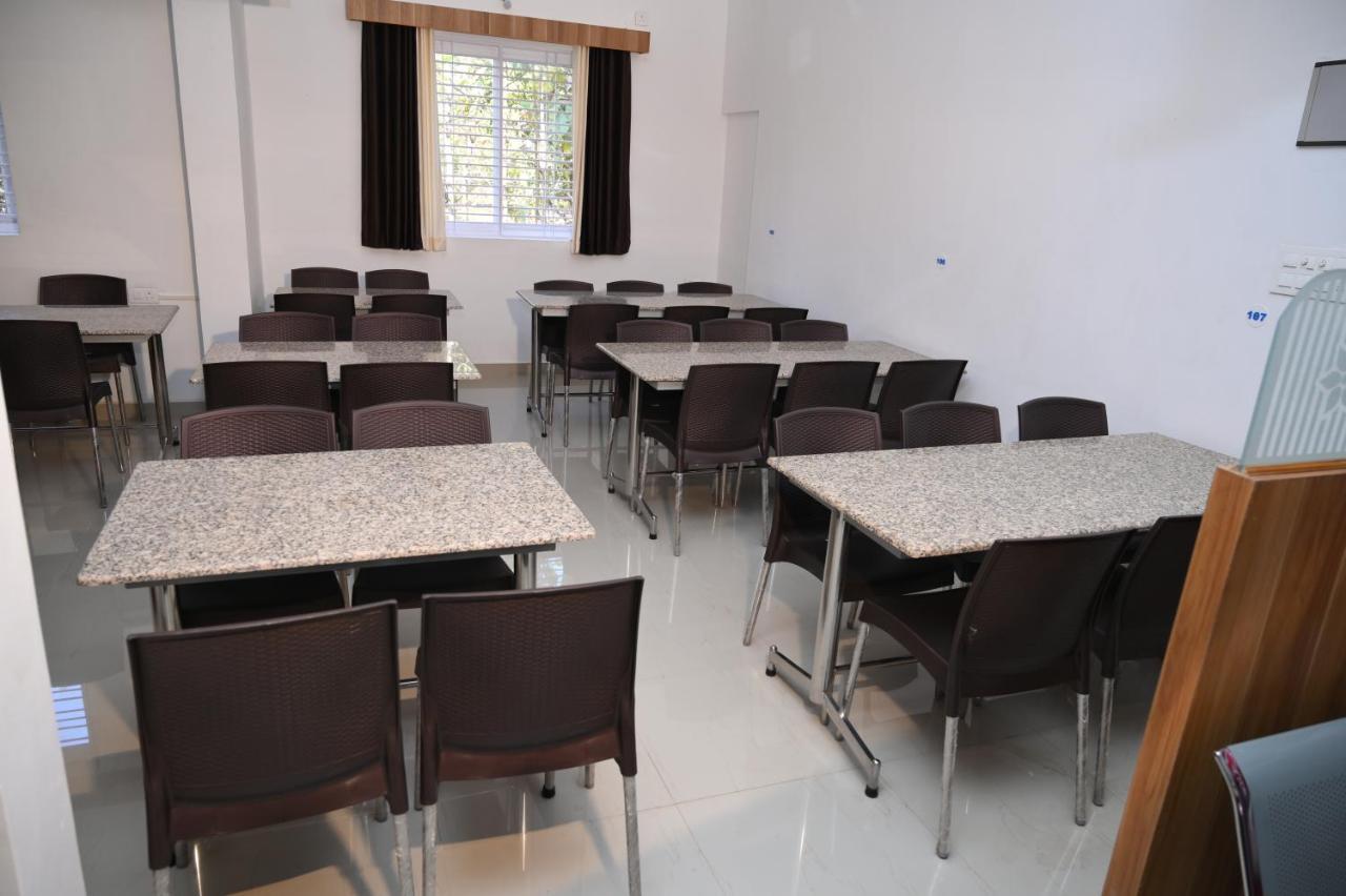 Bainduru Hotel Blue Rays מראה חיצוני תמונה